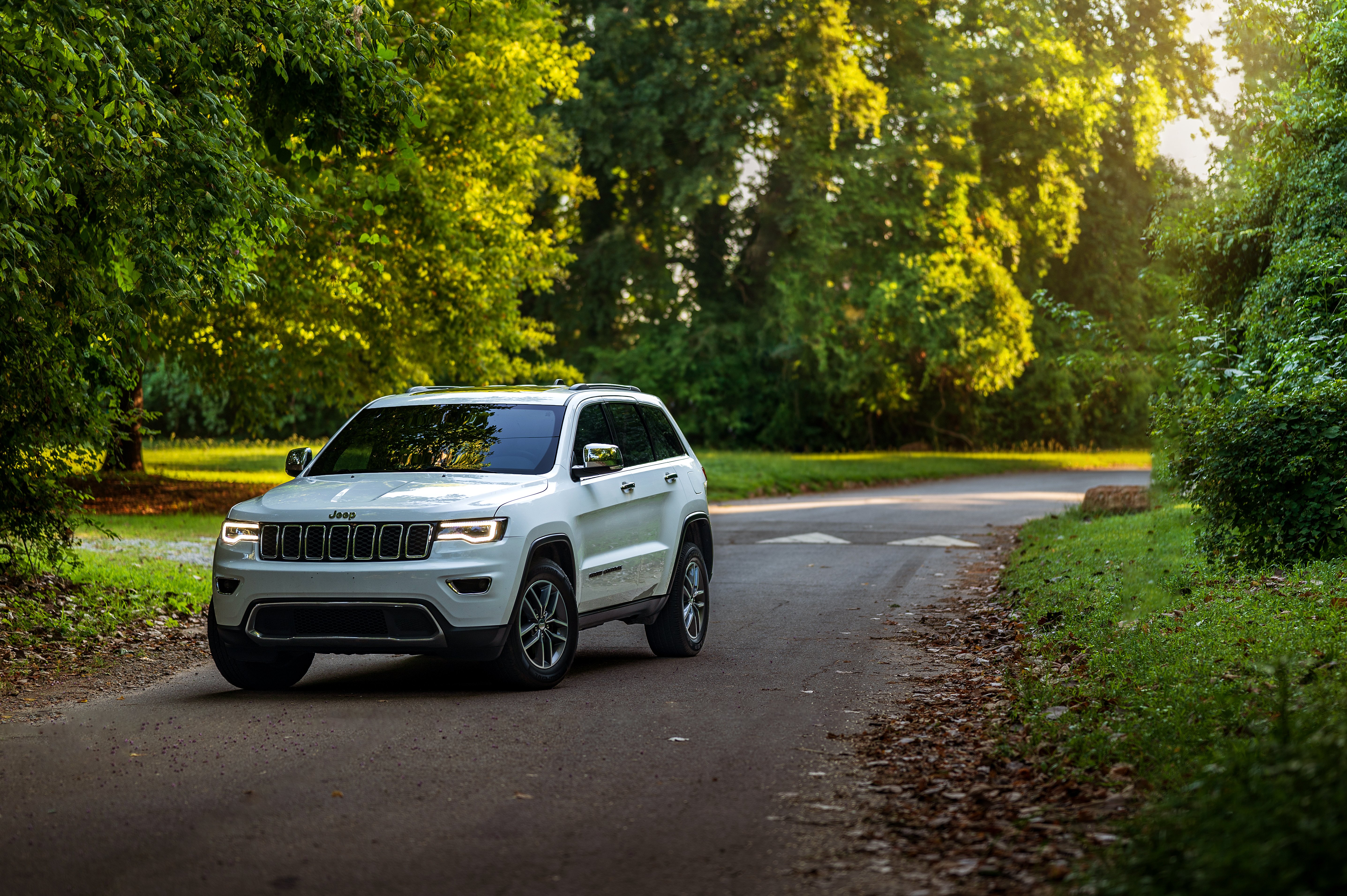 The Best New LED Headlights for the 2014 2020 Jeep Grand Cherokee